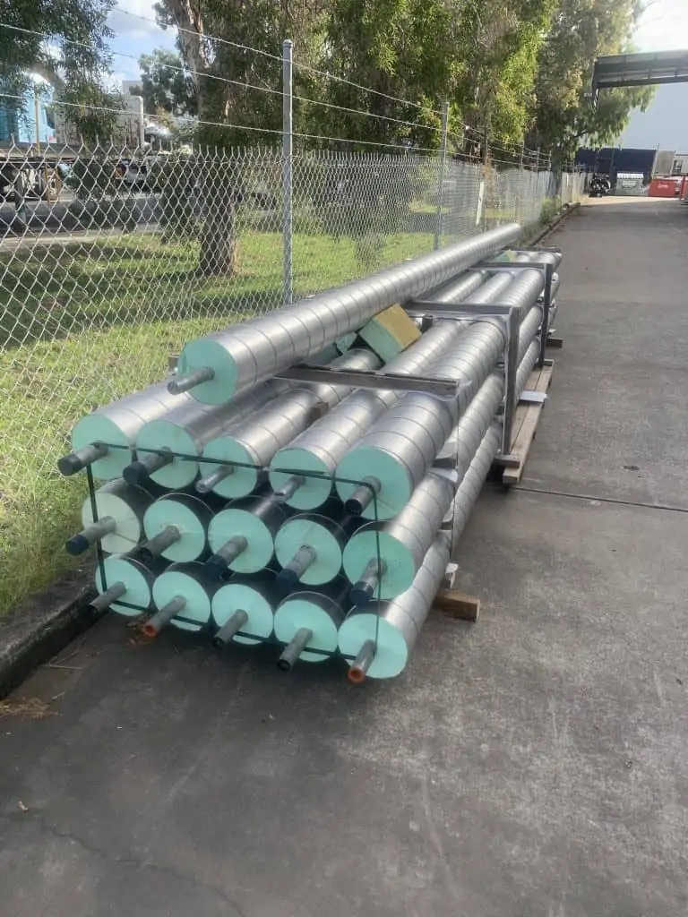 bundle of pre-insulated pipes